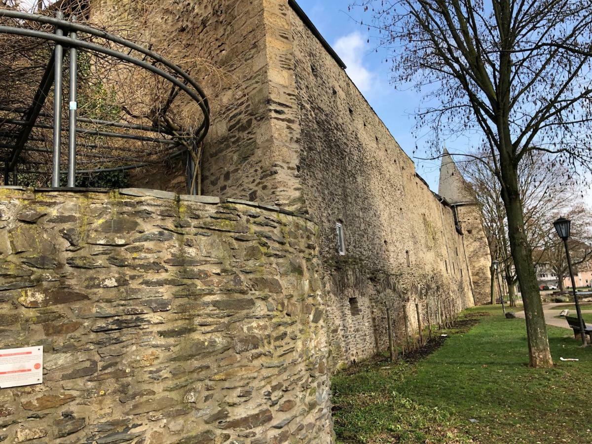 Ferienwohnung "Am Ochsentor" Andernach Buitenkant foto